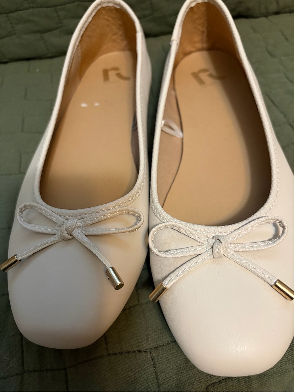 Cream color Leather Bow Ballet Flats - Women's